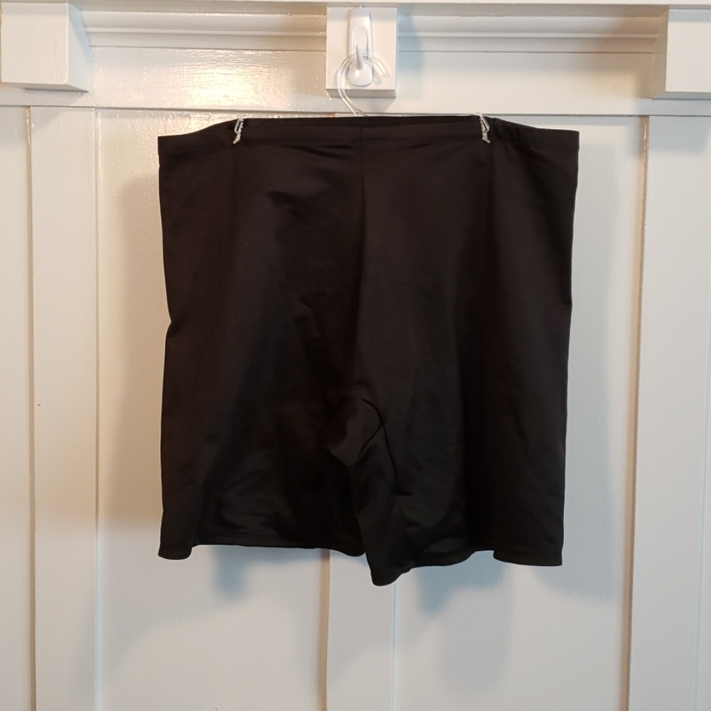 Shapewear - Mid-thigh brief. - Picture 2 of 5